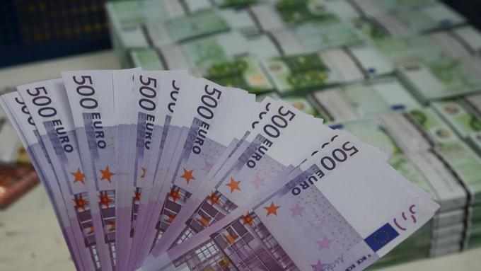 Banke stopajo na zavoro: podražitev posojila ni več daleč