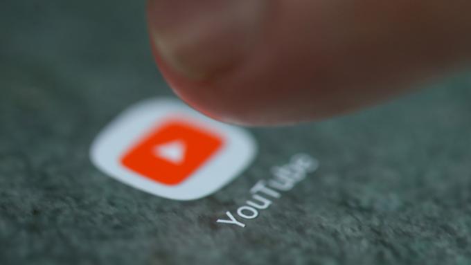 YouTube, uničujoča varuška