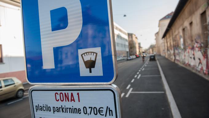 Novih parkirišč v središču mesta ne bo, z avtobusi pa se vozi vse manj ljudi