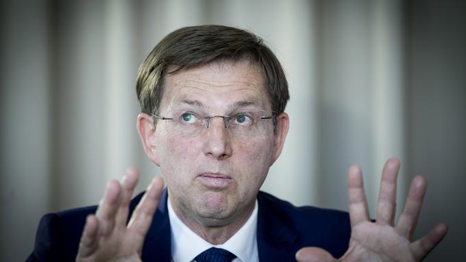 Katera vlada je prodala največ in katera najmanj državnih podjetij