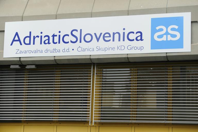 Kaj razkriva pogodba o prodaji druge največje slovenske zavarovalnice