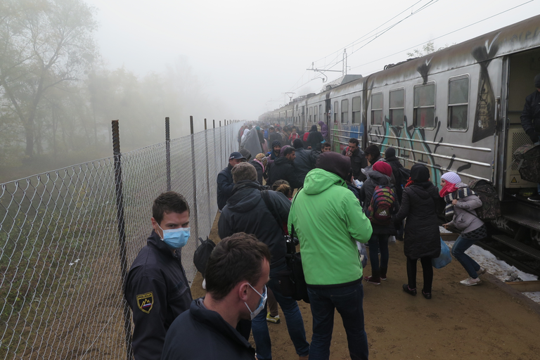 Kdo je služil z zaporo prog in prevozi beguncev na železnicah