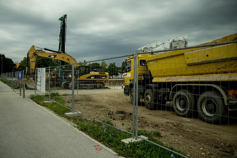 Koga se pred poslom desetletja bojijo slovenski gradbinci?