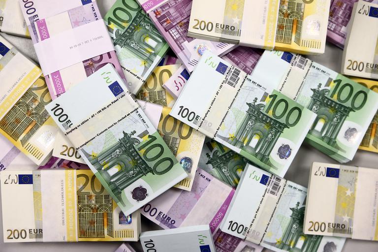Slovenija izdala za milijardo evrov 30-letnih obveznic