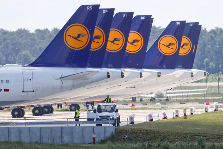 Lufthansa bo do konca leta število zaposlenih zmanjšala za 29 tisoč