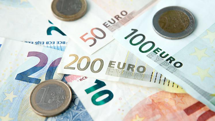 Slovenija v treh mesecih pridelala za dobro milijardo evrov minusa