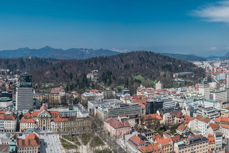 Cene nepremičnin v prvem polletju rekordno zrasle