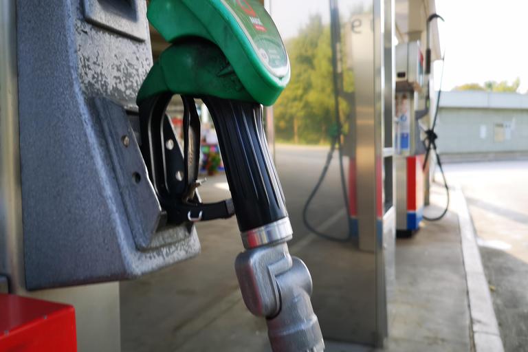 Znano je, kaj se bo jutri zgodilo s cenami goriva