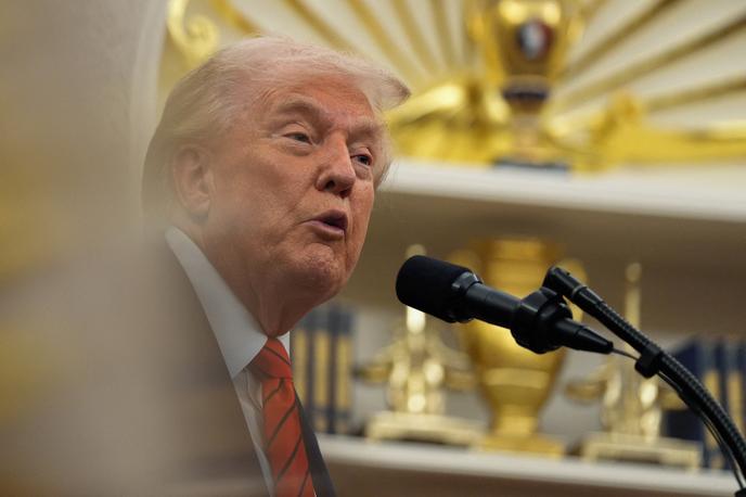 Trump napovedal stoodstotne carine na uvoz iz Kitajske