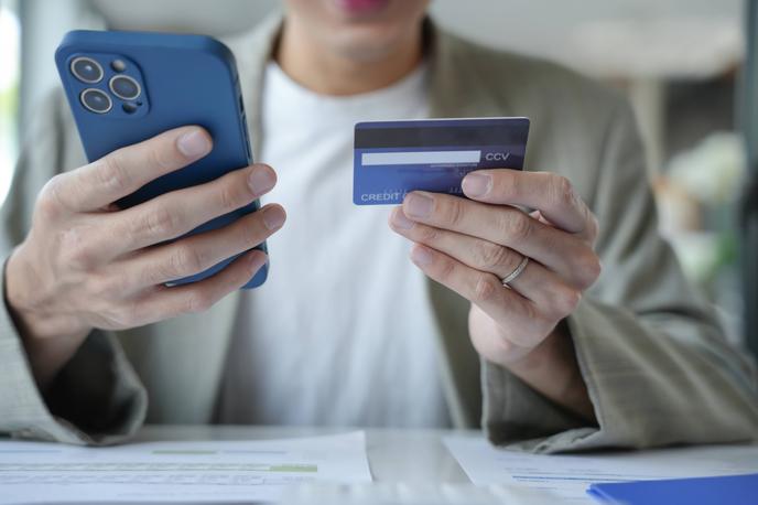 INR-računi: komu se res izplačajo?