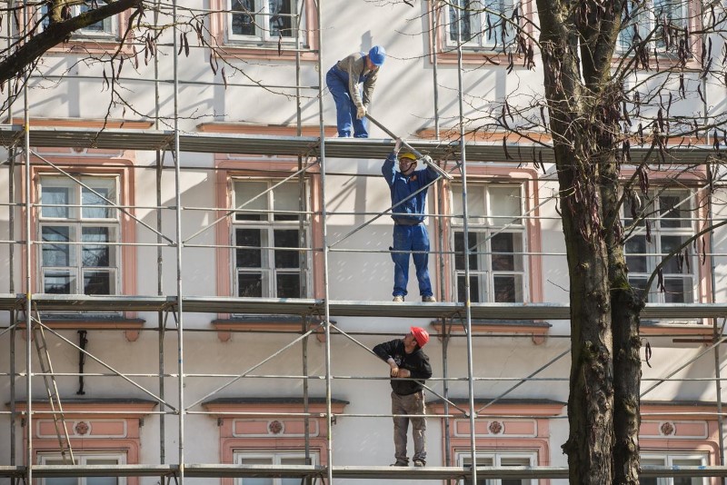 Marca je največ ljudi dobilo delo v gradbeništvu
