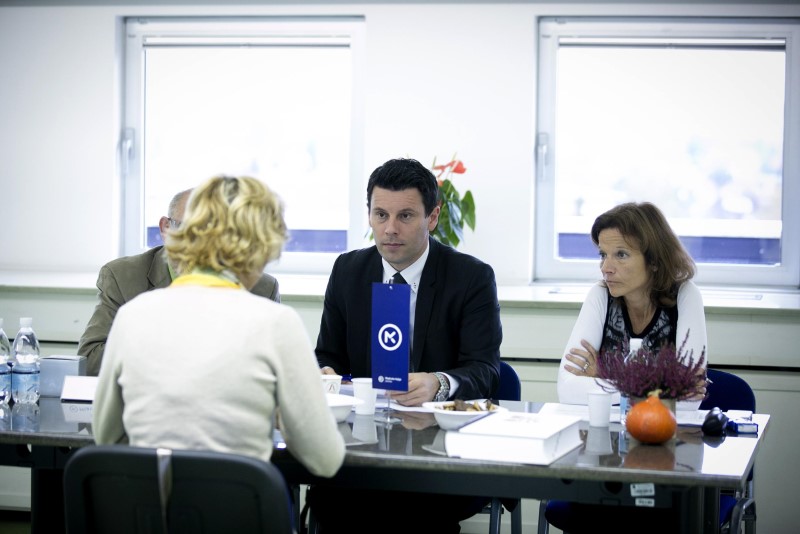 Kje v Sloveniji bodo v prihodnjega pol leta zaposlovali in kje odpuščali