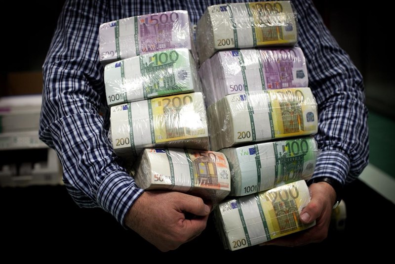 Slovenci in javne finance: vsak četrti evro je šel v državne banke