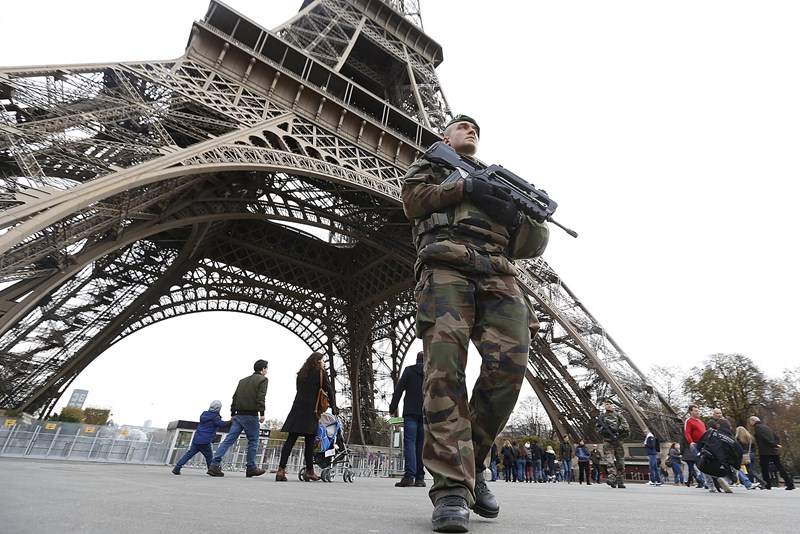Bodo kljub terorističnim napadom Slovenci še potovali v Pariz?