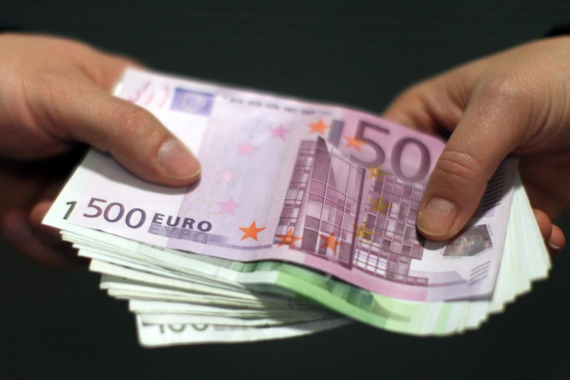 Slovenija na račun prevelikega državnega trošenja prejela najnižjo oceno na svetu