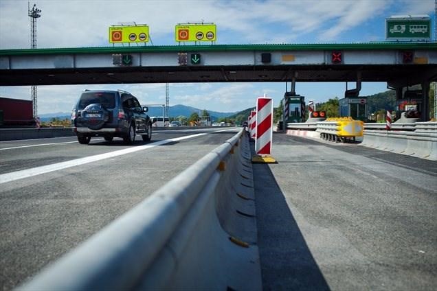 Si želite službo, v kateri bi obračali milijone? Zdaj imate priložnost.