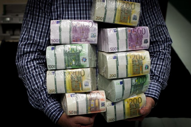 ECB v boju proti šibki gospodarski rasti znižala obresti