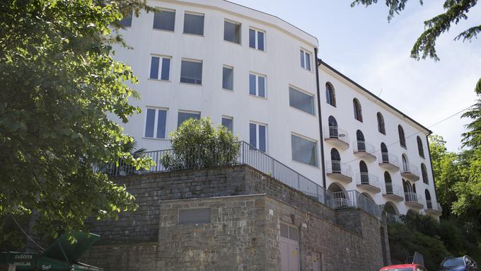 Kdo bo ponudil največ za vseh 11 apartmajev s pogledom na morje?