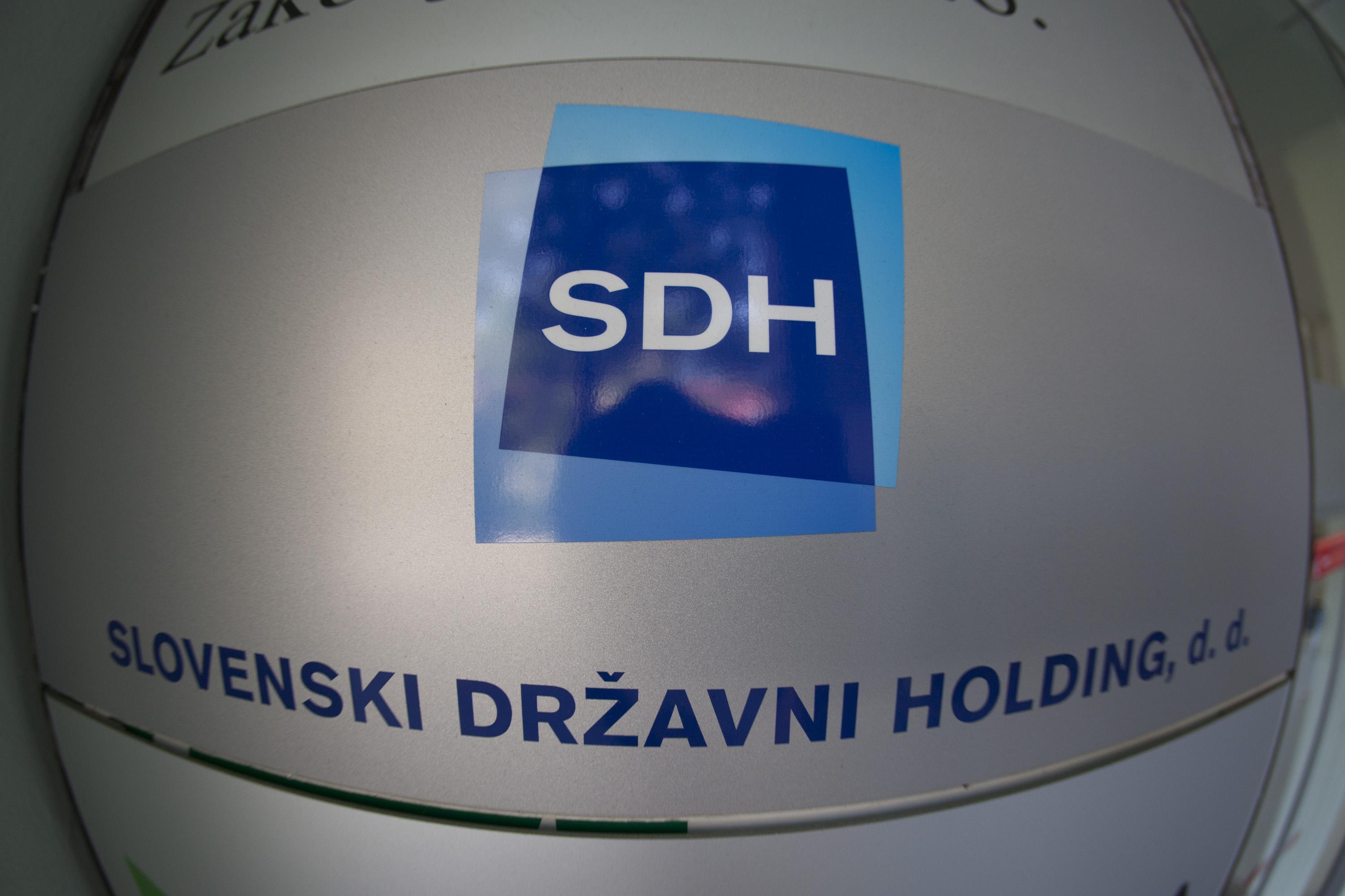 Zakulisne igrice v kadrovski bitki za največja slovenska podjetja