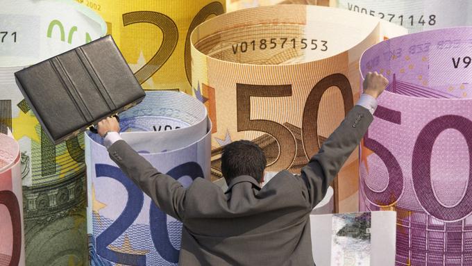 Z denarjem za pokojnino bodo lahko tvegali tudi javni uslužbenci