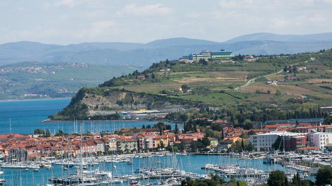 Kaj za milijon evrov dobimo doma in kaj v tujini?