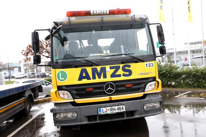 Prosta delovna mesta: AMZS, Merkur, Energetika Ljubljana ...