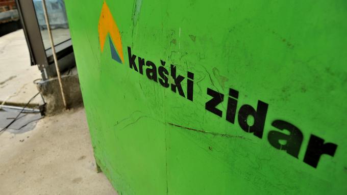 Cene nepremičnin Kraškega zidarja na dražbi poskočile