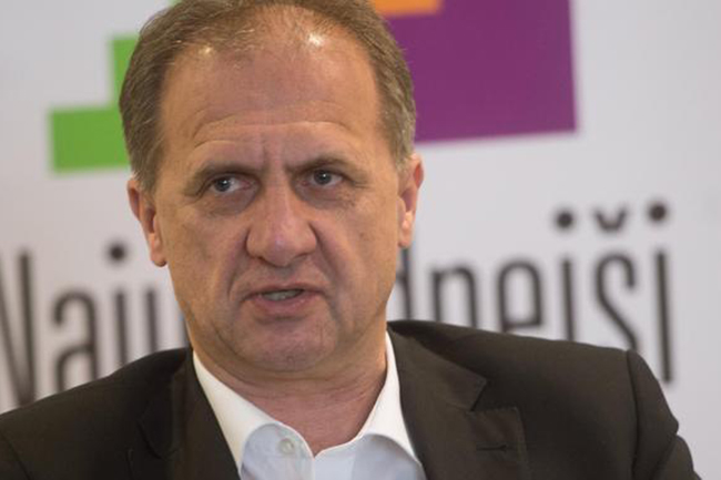 Rajski dokumenti razkrili poslovanje Ivana Simiča v davčni oazi